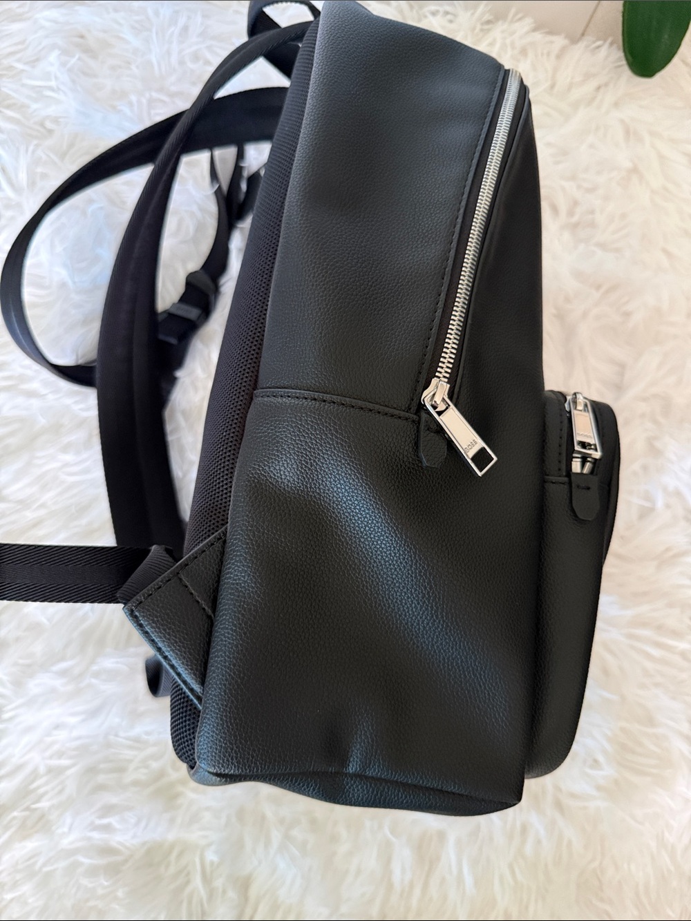 Men's Ray Solid Color Backpack - Picture 12 of 13